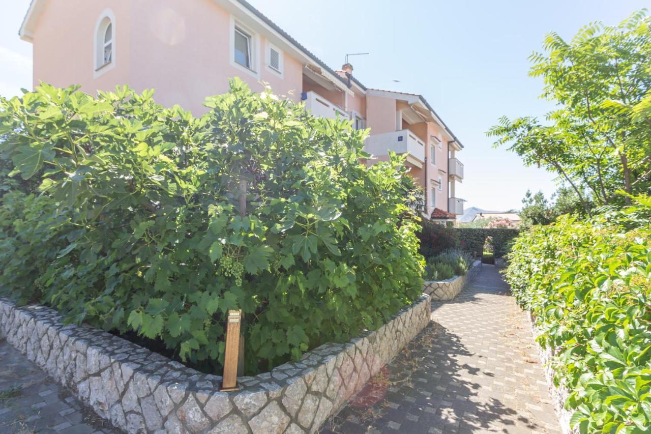 Apartments Ema & Mislav With Terrace Baška Zewnętrze zdjęcie