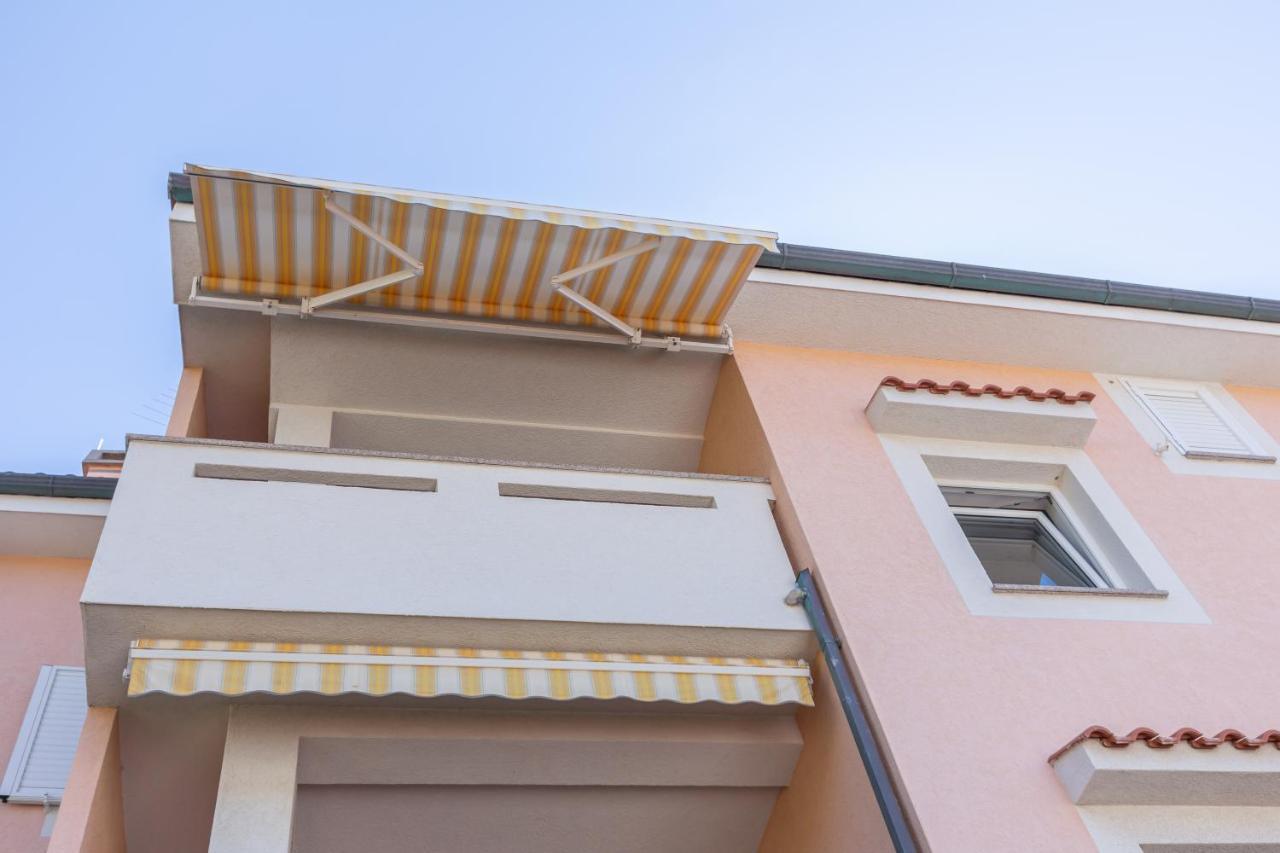 Apartments Ema & Mislav With Terrace Baška Zewnętrze zdjęcie