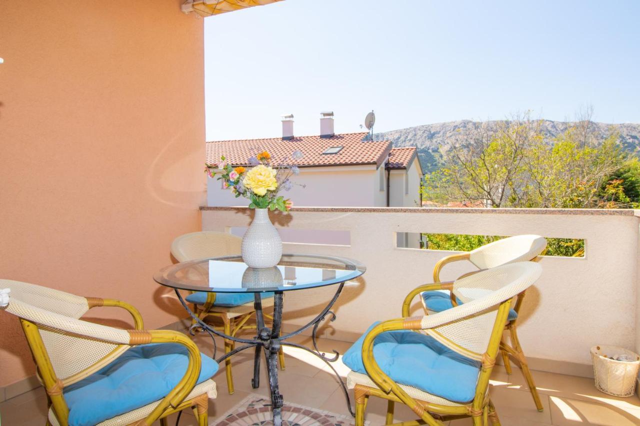 Apartments Ema & Mislav With Terrace Baška Zewnętrze zdjęcie